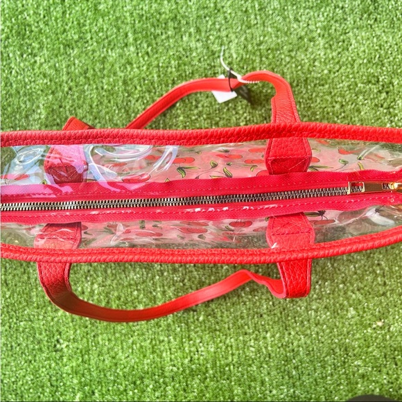 BRAND NEW - Ed Hardy Cherry-Cherries Zip Top Tote Bag - Picture 4 of 4